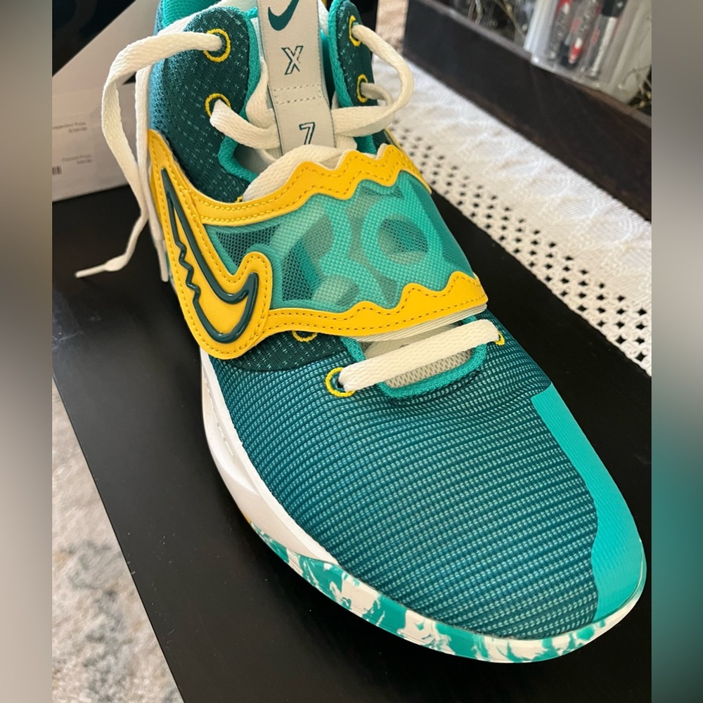 Nike KD Trey basketball shoes